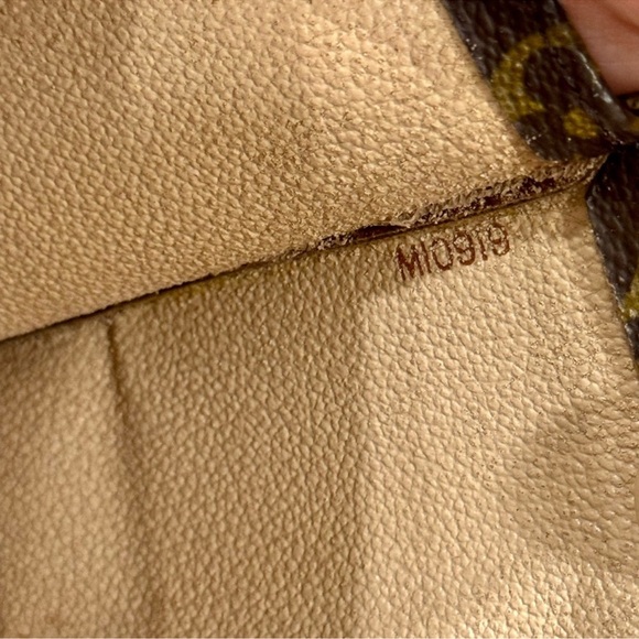 Louis Vuitton Monogram Sac Plat Tote Leather Detail - Picture 4 of 7